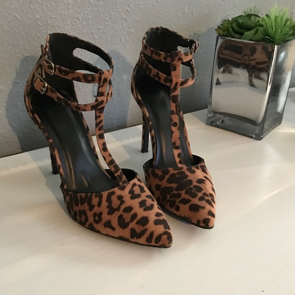 Charlotte Russe Leopard Print Stiletto Heels - Picture 1 of 5